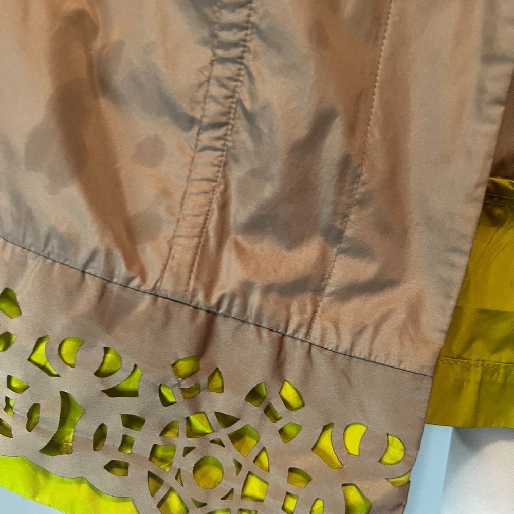 D. Exterior / Rizik Bros Taupe Laser-Cut Hem Coat Size 42 Lime Lined Jacket - Picture 5 of 9
